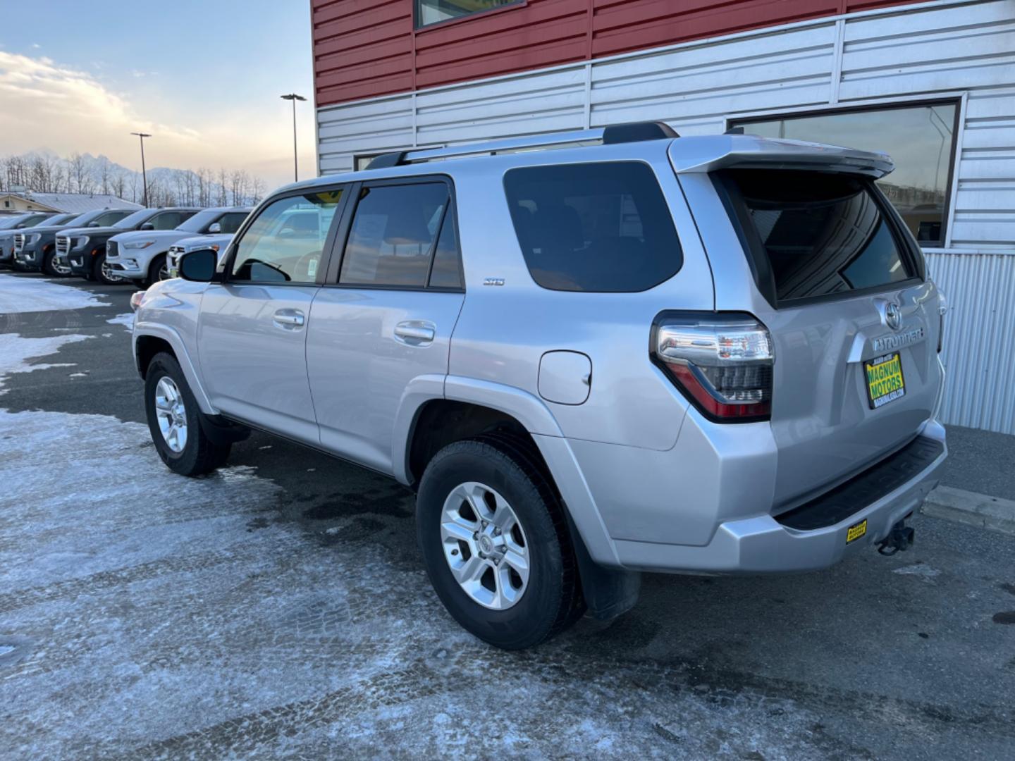 2021 Silver Toyota 4Runner SR5 4WD (JTEMU5JR0M5) with an 4.0L V6 DOHC 24V engine, 5A transmission, located at 1960 Industrial Drive, Wasilla, 99654, (907) 274-2277, 61.573475, -149.400146 - Photo#3